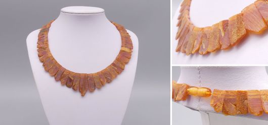 Dekollet-Halskette aus naturbelassenem Bernstein