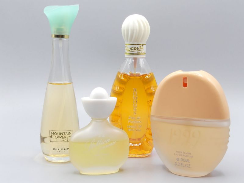 Small lot of popular perfume bottles for ladies
