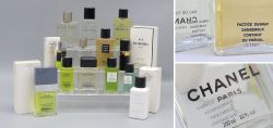 Sammler-Konvolut Chanel Factice & Vintage Display Parf�mflaschen